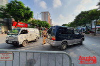 [ẢNH] Ngày đầu hoạt động chốt kiểm soát ra vào vùng đỏ: Không đủ giấy tờ phải quay đầu