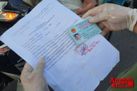 [ẢNH] Hà Nội: Nhắc nhở người chưa có giấy đi đường mới, đã cấp khoảng 20.000 giấy đi đường có QR code