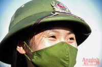 [Ảnh] Công an Thủ đô đội nắng, thâu đêm cứu lúa giúp nông dân trong khu phong tỏa