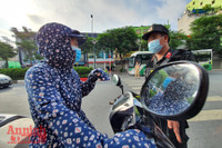 [ẢNH] Ngày đầu hoạt động chốt kiểm soát ra vào vùng đỏ: Không đủ giấy tờ phải quay đầu