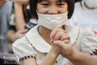 [Ảnh] Hà Nội: Xúc động hình ảnh Công an tặng quà giúp các em nhỏ mồ côi vượt qua đại dịch