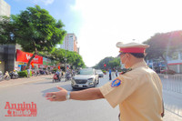 [ẢNH] Ngày đầu hoạt động chốt kiểm soát ra vào vùng đỏ: Không đủ giấy tờ phải quay đầu