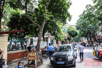 [Ảnh] Xếp hàng đổi giấy phép lái xe sau nới lỏng giãn cách, khó đảm bảo giãn cách phòng dịch