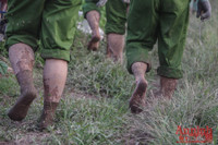 [Ảnh] Công an Thủ đô đội nắng, thâu đêm cứu lúa giúp nông dân trong khu phong tỏa