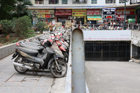 Cận cảnh hơn 200 xe máy vô chủ nằm phủ bụi ở khu HH Linh Đàm 