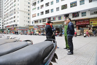 Cận cảnh hơn 200 xe máy vô chủ nằm phủ bụi ở khu HH Linh Đàm 