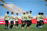 Trung vệ cao 1m90 của Thái Lan nổi bật trên sân Mỹ Đình