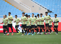 Trung vệ cao 1m90 của Thái Lan nổi bật trên sân Mỹ Đình