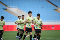 Trung vệ cao 1m90 của Thái Lan nổi bật trên sân Mỹ Đình