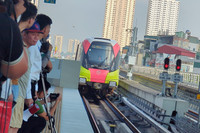 [Ảnh] Ấn tượng ngày đầu đoạn trên cao đường sắt đô thị Nhổn- Ga Hà Nội chính thức đón khách