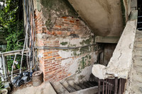 Cảnh xuống cấp nghiêm trọng nhiều năm ở khu tập thể gần đường sắt trên cao Nhổn - Ga Hà Nội