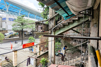 Cảnh xuống cấp nghiêm trọng nhiều năm ở khu tập thể gần đường sắt trên cao Nhổn - Ga Hà Nội