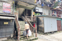 Cảnh xuống cấp nghiêm trọng nhiều năm ở khu tập thể gần đường sắt trên cao Nhổn - Ga Hà Nội