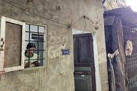 Cảnh xuống cấp nghiêm trọng nhiều năm ở khu tập thể gần đường sắt trên cao Nhổn - Ga Hà Nội