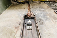 Cảnh xuống cấp nghiêm trọng nhiều năm ở khu tập thể gần đường sắt trên cao Nhổn - Ga Hà Nội