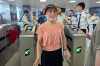 [Ảnh] Ấn tượng ngày đầu đoạn trên cao đường sắt đô thị Nhổn- Ga Hà Nội chính thức đón khách