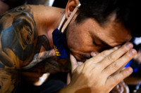 [ẢNH] Người hâm mộ khóc cạn nước mắt tiếc thương Maradona