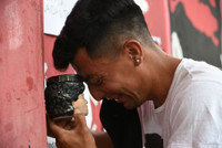 [ẢNH] Người hâm mộ khóc cạn nước mắt tiếc thương Maradona