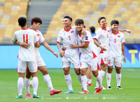 Hai Long, Hoàng Đức trở lại 'chảo lửa' vừa nhấn chìm MU 