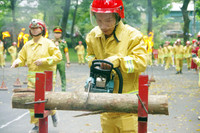Ấn tượng với hình ảnh thi tài của 19 đội PCCC cơ sở ở làng hoa nức tiếng Thủ đô