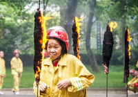 Ấn tượng với hình ảnh thi tài của 19 đội PCCC cơ sở ở làng hoa nức tiếng Thủ đô