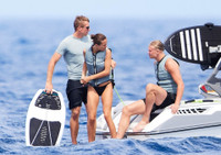 Bạn gái Haaland khoe thân hình nóng bỏng trên du thuyền