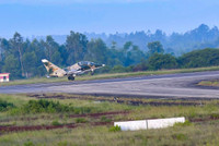 Cận cảnh máy bay huấn luyện đa năng Yak-130 vừa diễn tập bắn đạn thật thành công