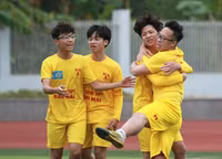 [ẢNH] Loạt trận 8h sáng 20-12