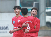 [ẢNH] Loạt trận 8h sáng 27-12