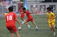 Chùm ảnh loạt trận 13h30 chiều 15-11