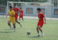 Chùm ảnh loạt trận 10h30 sáng 12-11