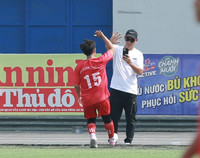 Chùm ảnh loạt trận 10h30 sáng 12-11