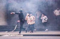 Xem cảnh sát PCCC đu dây cứu người trong buổi diễn tập ở trung tâm thương mại sát hồ Gươm 