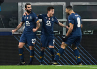 Barca và những CLB phải 'tụt hạng' xuống Europa League