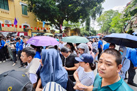 Cảm xúc trái ngược của thí sinh sau khi hoàn thành bài thi môn Toán