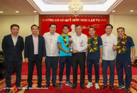 U23 Việt Nam tươi rói mang cúp vô địch về nước