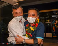 U23 Việt Nam tươi rói mang cúp vô địch về nước