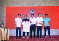 U23 Việt Nam tươi rói mang cúp vô địch về nước