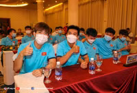 U23 Việt Nam tươi rói mang cúp vô địch về nước