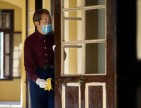 Trường học Hà Nội hối hả dọn dẹp để đón học sinh trở lại trường từ 6/12