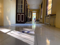 Trường học Hà Nội hối hả dọn dẹp để đón học sinh trở lại trường từ 6/12