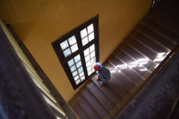 Trường học Hà Nội hối hả dọn dẹp để đón học sinh trở lại trường từ 6/12