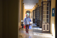 Trường học Hà Nội hối hả dọn dẹp để đón học sinh trở lại trường từ 6/12