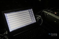 Các kỹ sư thâu đêm 