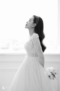 Ảnh cưới lãng mạn của Hồ Tấn Tài và hôn thê hơn 2 tuổi