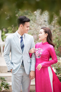 Ảnh cưới lãng mạn của Hồ Tấn Tài và hôn thê hơn 2 tuổi