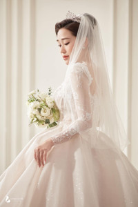 Ảnh cưới lãng mạn của Hồ Tấn Tài và hôn thê hơn 2 tuổi