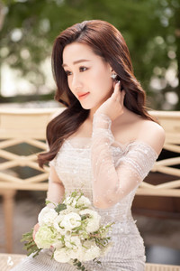 Ảnh cưới lãng mạn của Hồ Tấn Tài và hôn thê hơn 2 tuổi