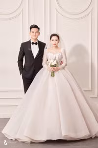 Ảnh cưới lãng mạn của Hồ Tấn Tài và hôn thê hơn 2 tuổi