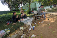 Hà Nội: Chen chân đi chơi công viên Thủ Lệ, trẻ em mệt mỏi vì nắng nóng